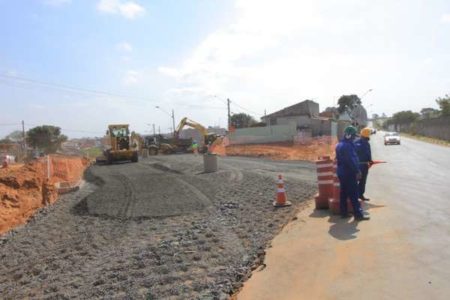 Obra do Corredor Metropolitano chega ao lado do presídio