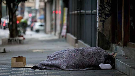 Morador de rua morre de frio em Campinas