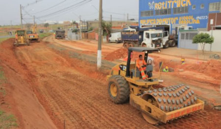 Obra de duplicação da av. São Francisco já tem nova via demarcada