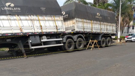 Carreta furtada é encontrada no Nova América