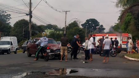 Colisão entre carro e moto deixa motociclista ferido em Hortolândia