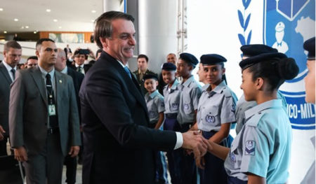 Governo quer implantar 216 escolas cívico-militares até 2023