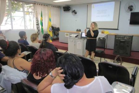 Falar sobre suicídio ajuda prevenir ocorrências