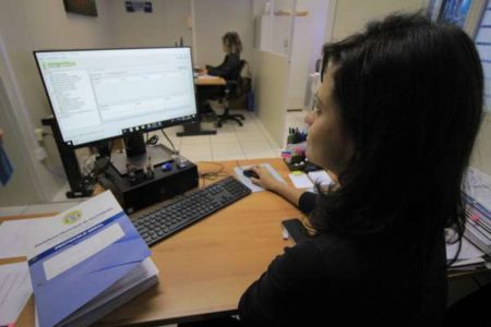 Prefeitura implanta sistema de digitalização de processos e reduz impressão de papéis