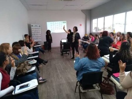 Prefeitura inicia curso de Libras para capacitar servidores no atendimento a deficientes