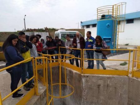 Estudantes aprendem como esgoto é tratado em Hortolândia