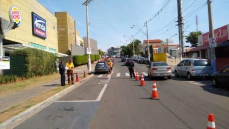 Operação da Prefeitura fiscaliza transporte clandestino na região Central