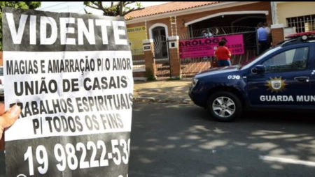 Taróloga é multado por cartazes de propaganda