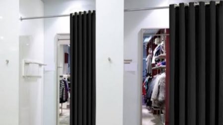 Cliente suja saia de sêmen em provador de roupas, no centro de Hortolândia