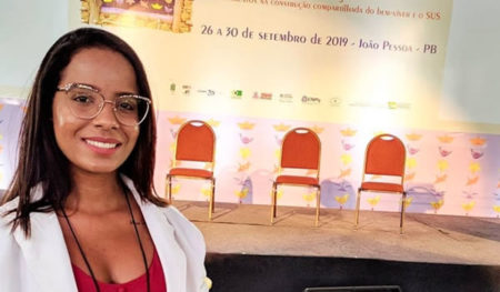 Estudante do Unasp-Hortolândia debate os desafios na contratação de ex-detentos no mercado de trabalho em congresso na Paraíba
