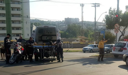 Acidente deixa ciclista ferida próximo da Prefeitura
