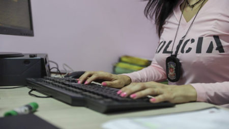 Aplicativo SOS Mulher auxilia no combate à violência doméstica no Estado