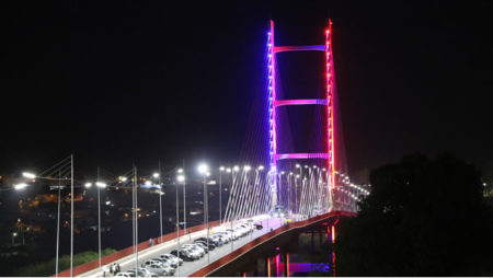 Fogos marcam inauguração de Luzes Cênica na Ponte estaiada