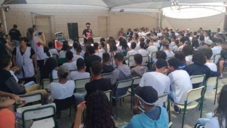 Prefeitura leva sarau “Aqui Trem Poesia” para três escolas públicas da cidade