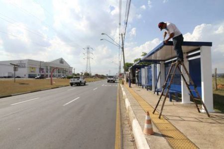 Novos abrigos em pontos de ônibus da Av. da Emancipação terão iluminação