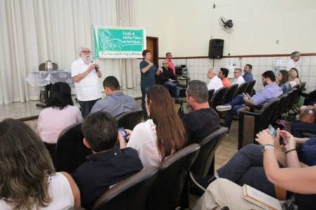 Leonardo Boff destaca a ética do cuidado com as pessoas e o planeta, em palestra para servidores de Hortolândia