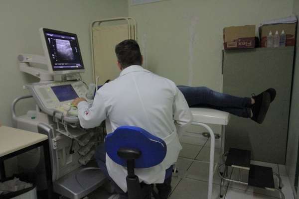 Escola médica oferece 500 exames de ultrassom para quem não pode