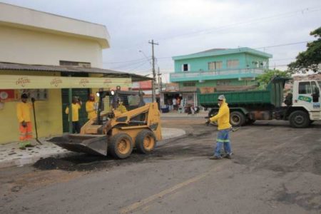 Prefeitura recupera asfalto em ruas do Parque do Horto