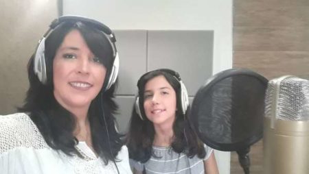 Projeto “Happy Quinta” apresenta duo De Mãe Pra Filha, amanhã (10/10)