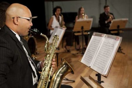 Turuntuntun e Vibrasax se apresentam no “Concertos Oficiais” de segunda-feira (14/10)