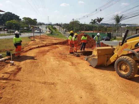 Obra na av. da Emancipação cria acesso à Estrada do Panaíno