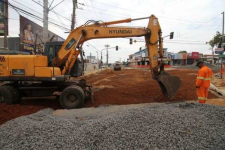 Prefeitura prepara rua Argolino de Moraes para receber novo asfalto