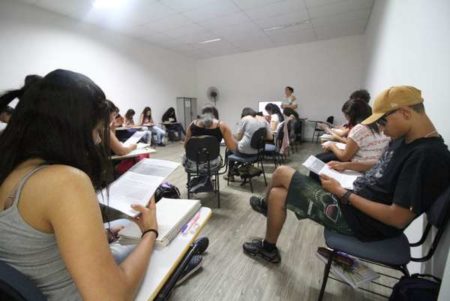 Prefeitura capacita jovens para trabalhar como auxiliares de escritório
