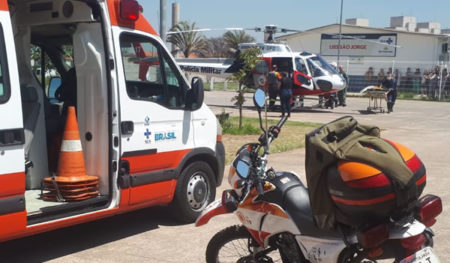 Senhora tem fratura exposta após cair de sacada, no Boa Esperança 