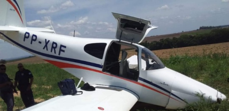Avião de pequeno porte carregado com pasta base de cocaína faz pouso forçado