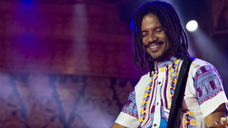 Natiruts faz show em Campinas/SP