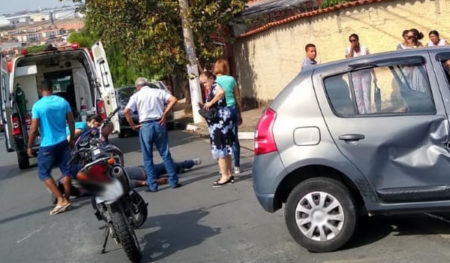 Colisão entre carro e moto deixa um ferido no Campos Verdes