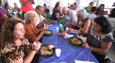 Prefeito celebra Dia da Família com a comunidade no Jd. Primavera