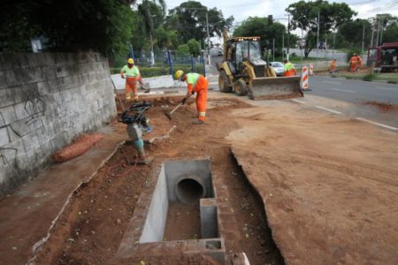 Drenagem na Emancipação integra etapa de obra de implantação da avenida Panaíno