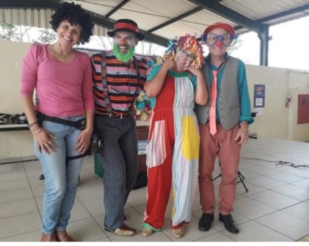 Stand-up “Zelo Pelo Meio Ambiente” e mostra educacional encerram ano letivo em escola do Jd. Adelaide