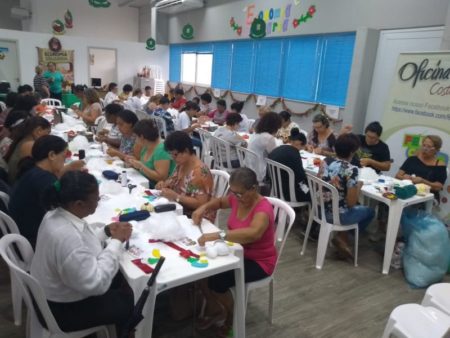 Oficina de Natal Feltcolor da Prefeitura ensina a fazer boneco de neve