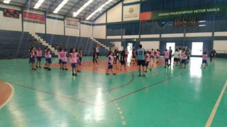 Emef Nicolas Lofrani vence Torneio de Queimada 2019