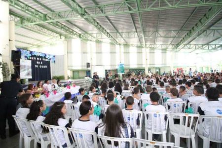 “Bem Me Quer, Paz Se Quer” forma 130 estudantes na Emef Caio Fernando
