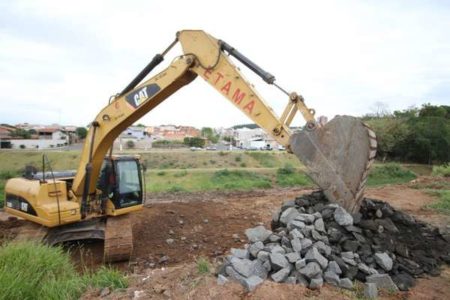 Prefeitura constrói base da ponte que ligará Parque Gabriel ao Jardim Novo Cambuí