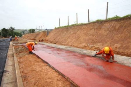 Prefeitura inicia concretagem da ciclovia que ligará Novo Ângulo à região central