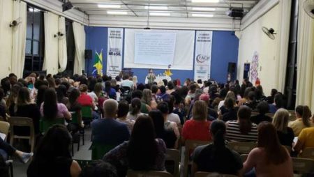 Simpósio reúne mais de 300 interessados em se atualizar sobre educação especial e inclusiva