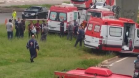 Motociclista morre após colidir em cavalo