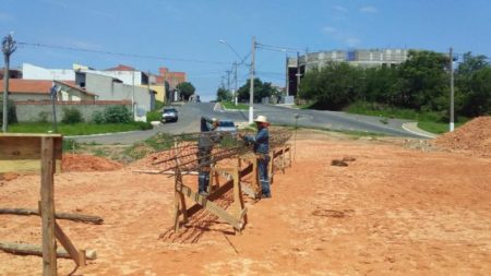 Começa obra estrutural da ponte entre Jd. São Sebastião e Jd. Interlagos