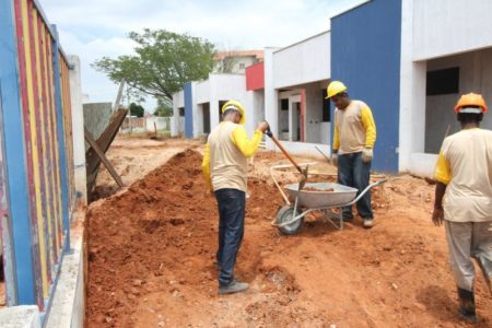 Prefeitura retoma obra de creche no Jd. Novo Ângulo para atender 376 crianças