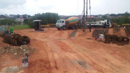Prefeitura concreta pilares da nova ponte entre o Jd. São Sebastião e o Jd. Interlagos