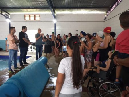 Confraternização encerra atividades deste ano da Oficina Aquática para pessoa com deficiência