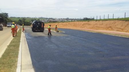 Prefeitura começa asfaltar avenida Panaíno