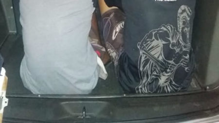 Dois menores são detidos com drogas no Jardim Amanda