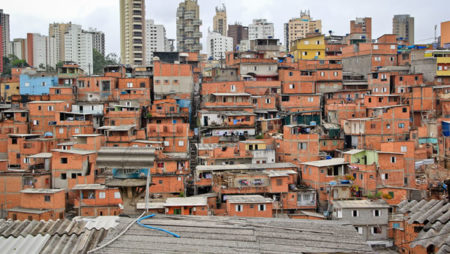 8 morrem pisoteados em baile funk em SP