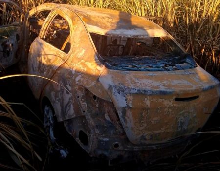Carro de motorista por aplicativo assassinado é localizado em canavial