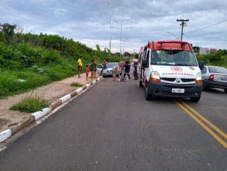 Em discussão com marido, mulher se joga de carro em movimento no Jd Amanda I